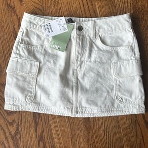 NWT H&M white cargo mini skirt size 32